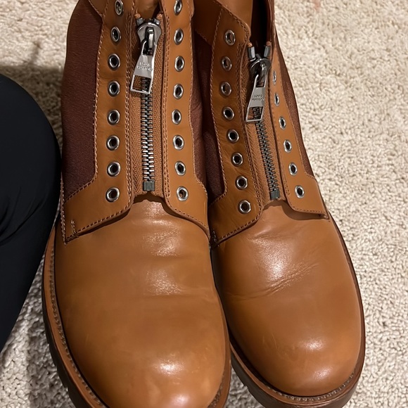Authentic Louis Vuitton Leather boots - Picture 4 of 10